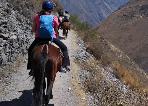 Maras Moray horseback riding